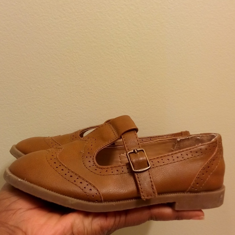 Casual shoes for little girls.